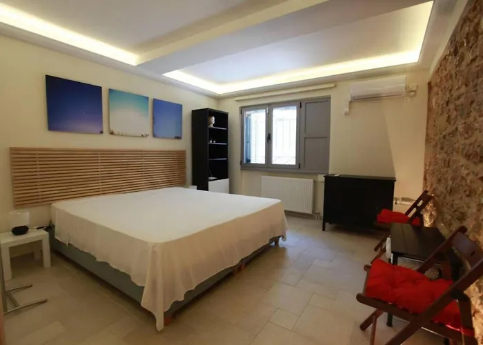 Elegant Studio At The Acropolis Hills