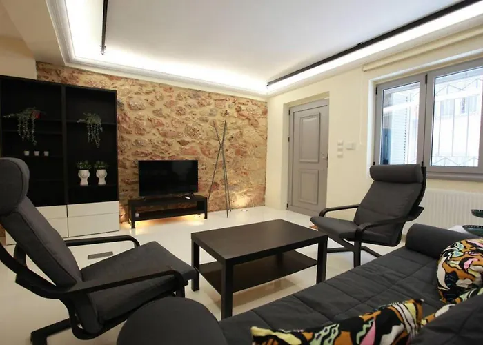 Elegant Studio At The Acropolis Hills
